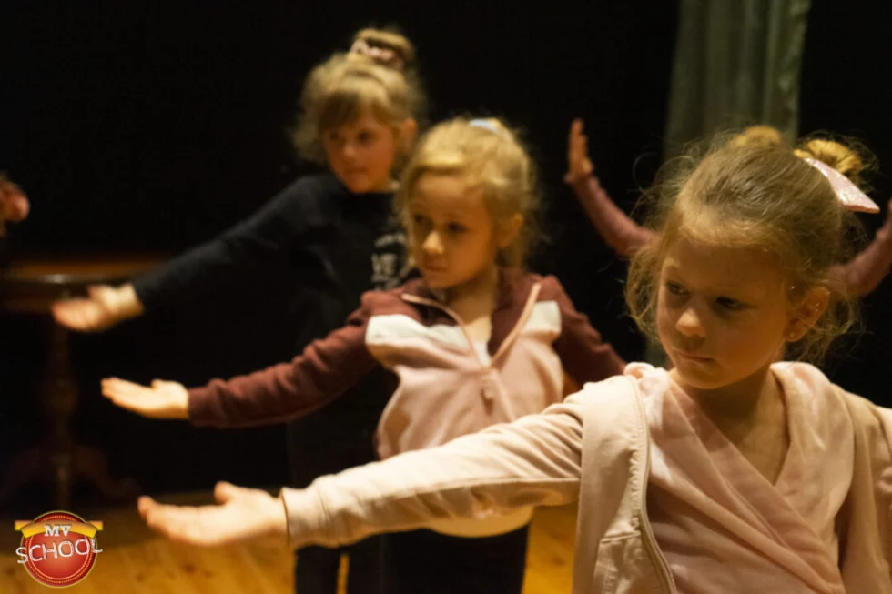 Enfants en répétition lors d'un stage précédent
